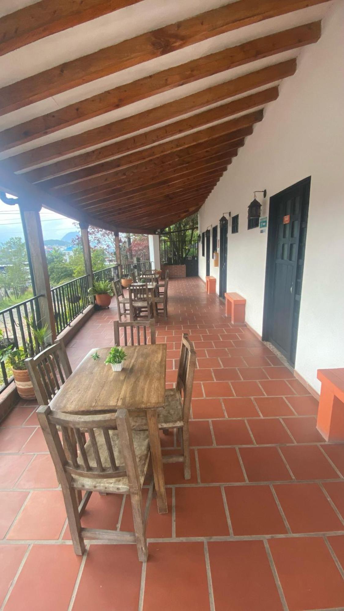 Balcones De La Casona Hotel Guatape Bagian luar foto