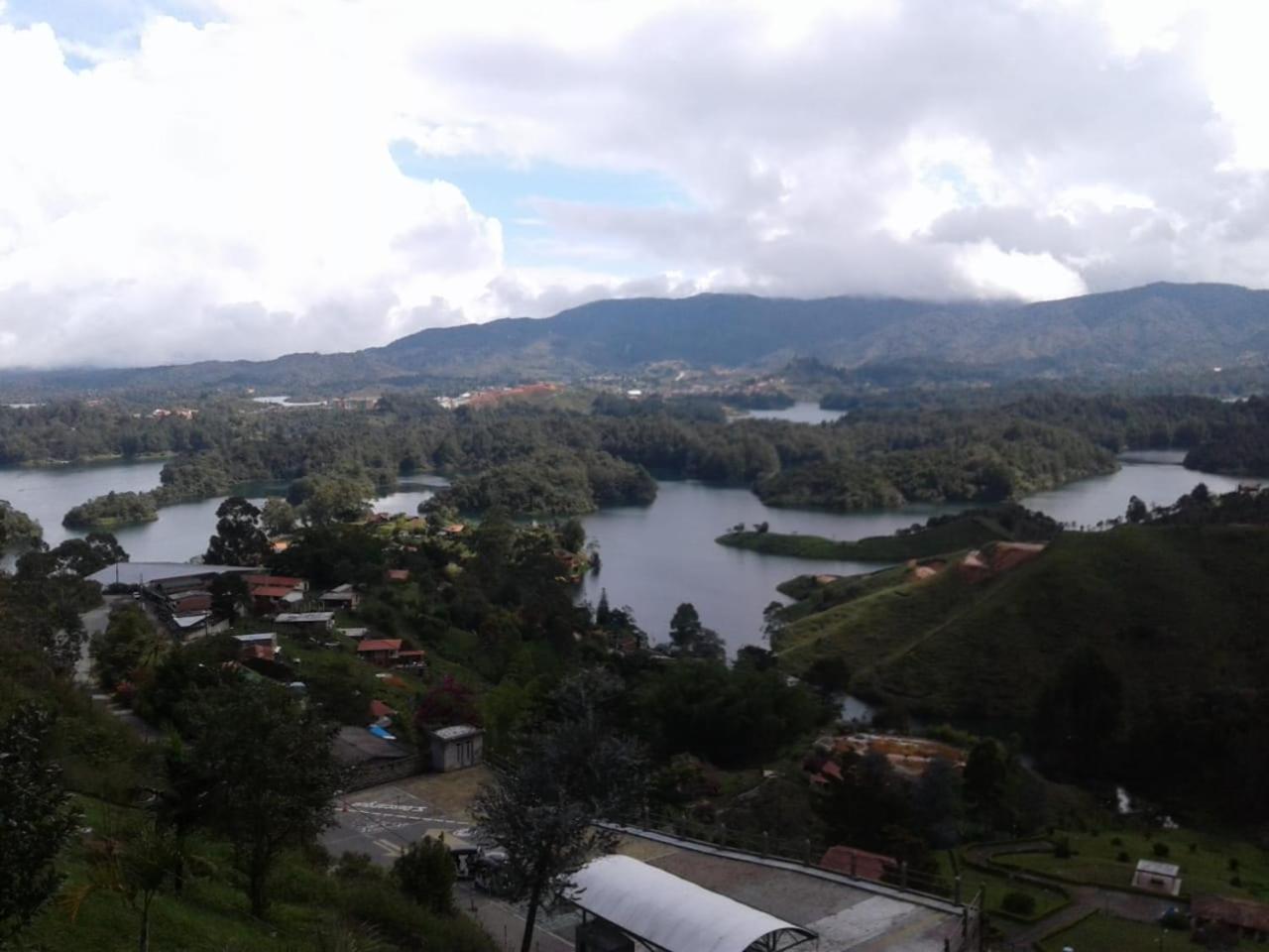 Balcones De La Casona Hotel Guatape Bagian luar foto