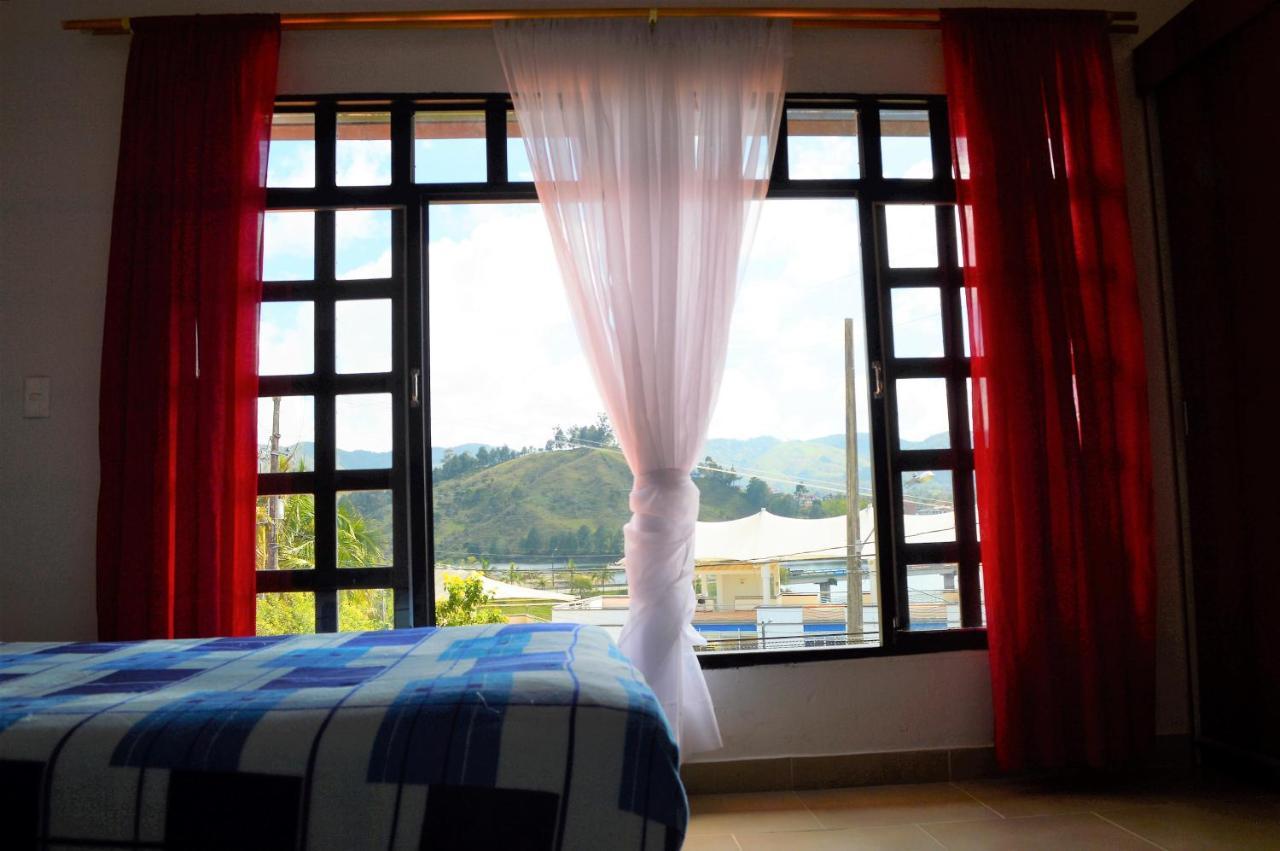 Balcones De La Casona Hotel Guatape Bagian luar foto